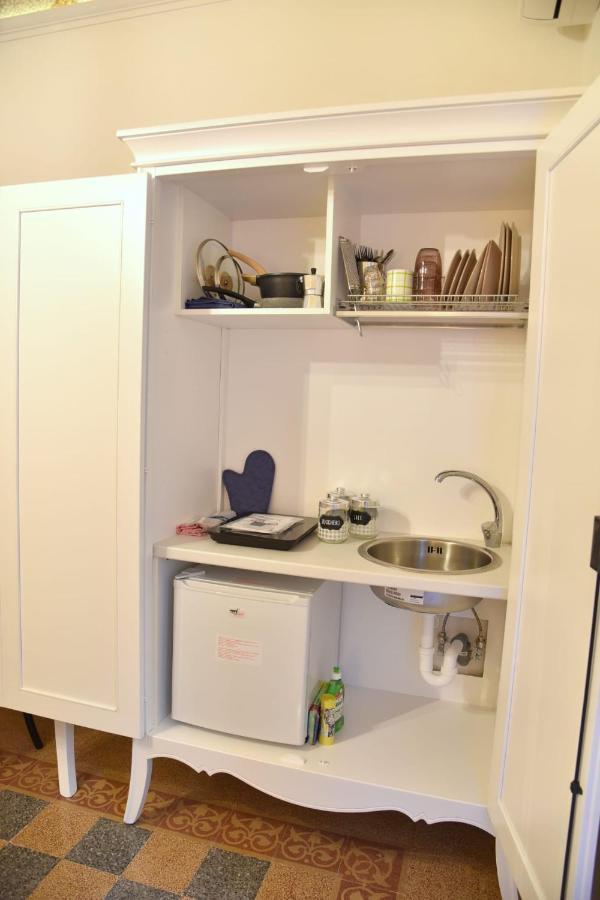 Ripa Garden Room And Suite Салерно Екстериор снимка