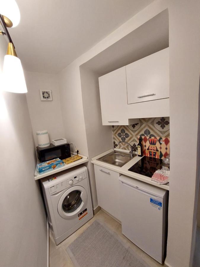 Ripa Garden Room And Suite Салерно Екстериор снимка